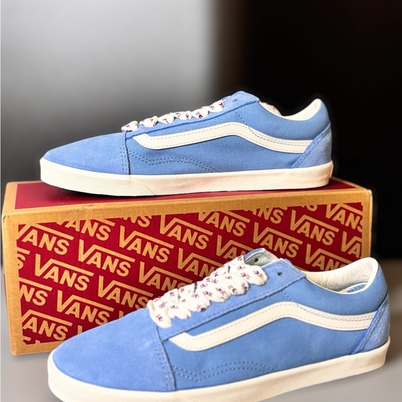 Vans Classic Old Skool Lowpro in Sky Blue Suede with white accents ( women’s) - Picture 1 of 8
